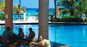 Pool bar hotel Grand Fiesta Americana Coral Beach Cancun