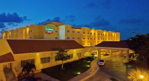 Hotel Courtyard Cancun Airport by Marriott Entrada
