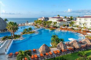 The Villas at The Royal Cancun